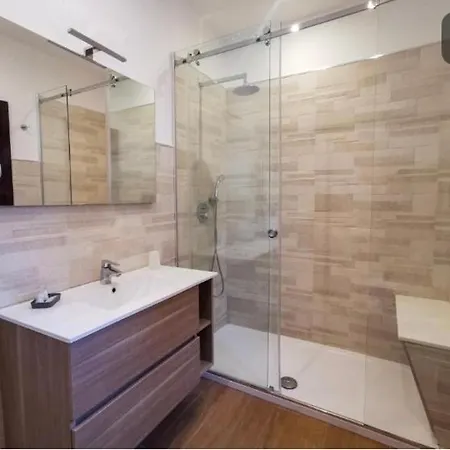 Verdirooms158 * كاستيلاّماري ديل غو